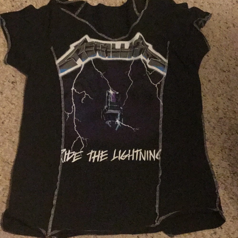 Metallica t-shirt.